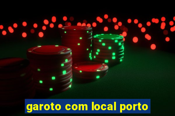 garoto com local porto